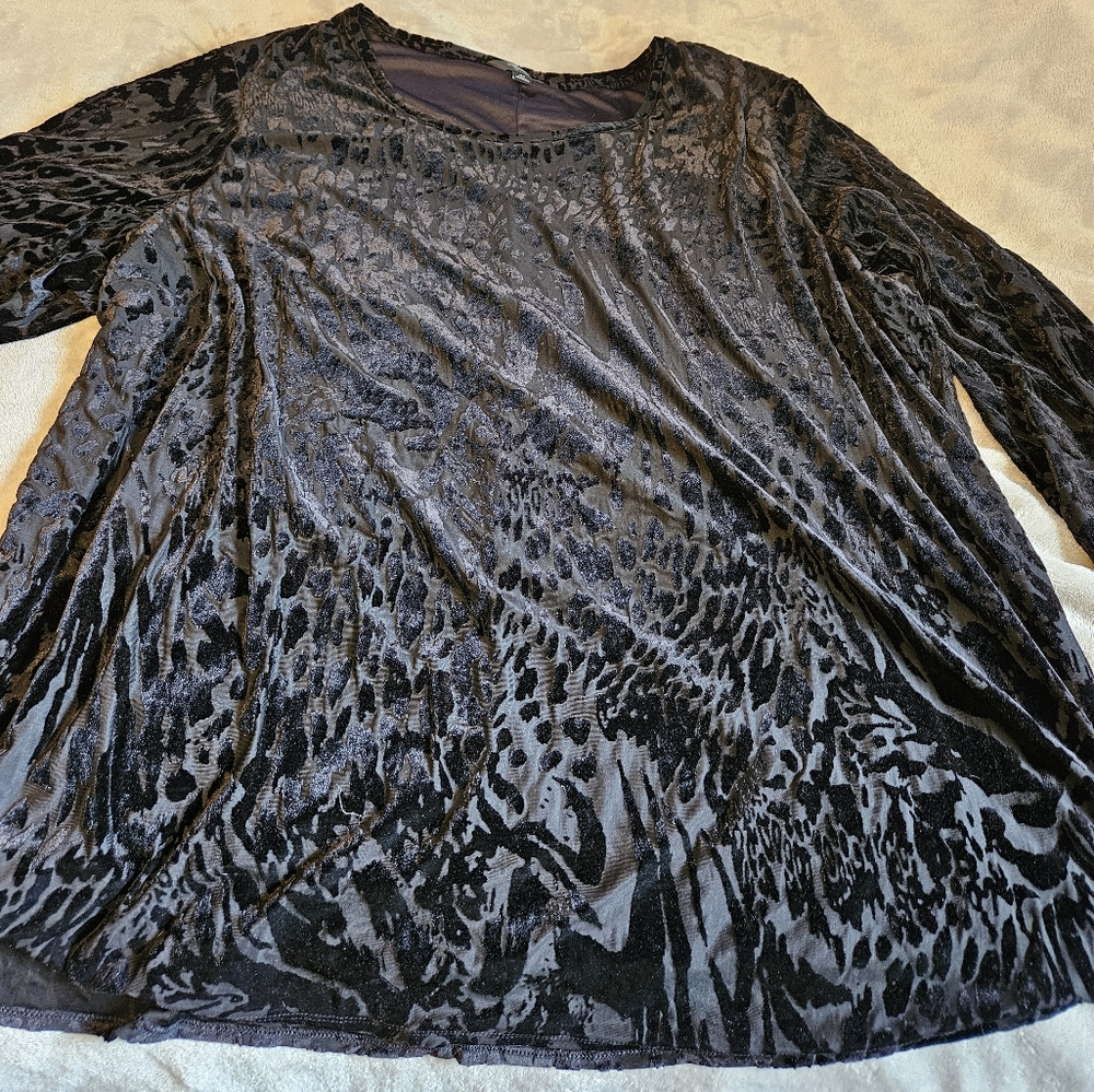 Vera Wang Crushed Velvet Animal Print Top 3X